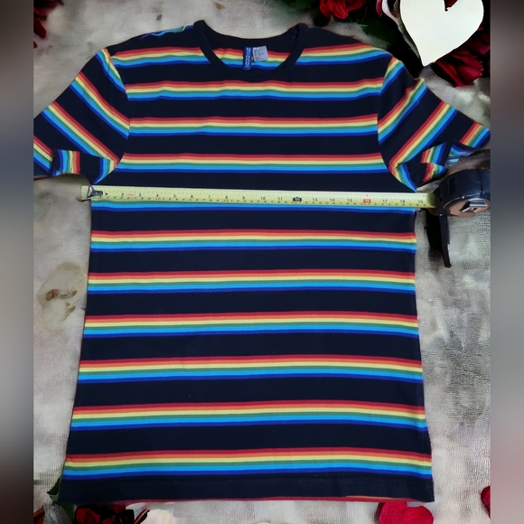 Divided by H&M Rainbow ๐ T-Shirt - Picture 6 of 7